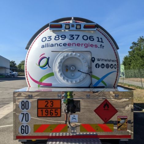 Camion distribution gaz vrac Saps - Arrière