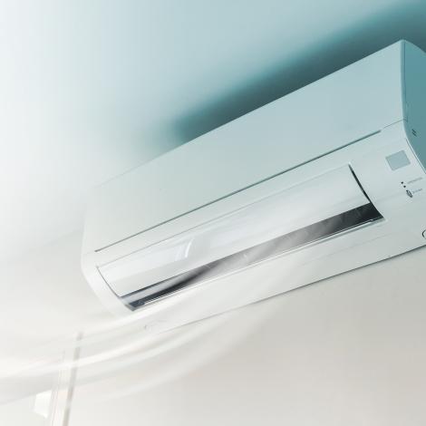 Installation climatiseur par nos équipes chez Alliance Énergies